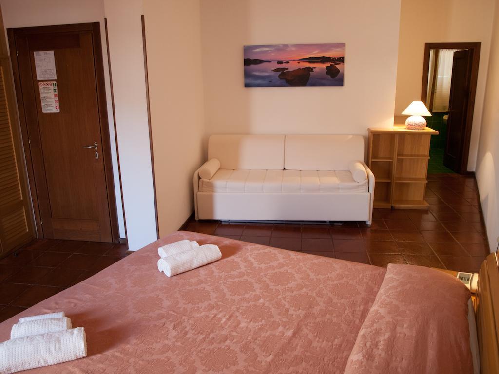 Hotel Garibaldi La Maddalena  Room photo