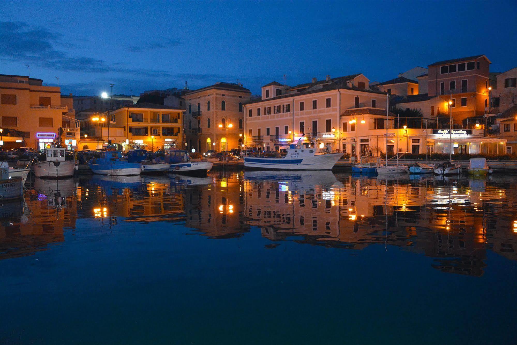 Hotel Garibaldi La Maddalena  Exterior photo